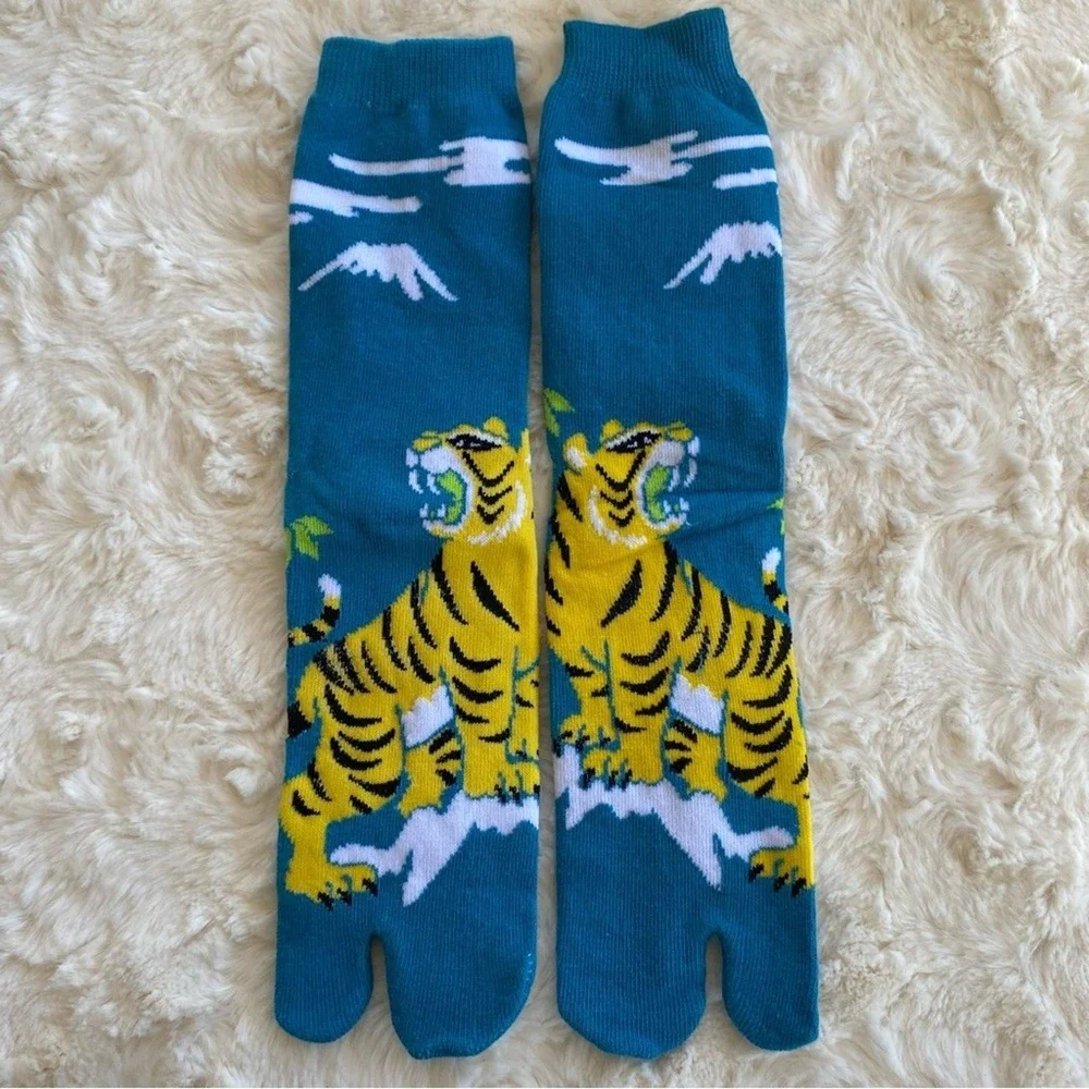 V-Toe Flip Flop Socks Lot of 5 Tabi Big Toe Socks‎ Unisex Tiger Scene NEW